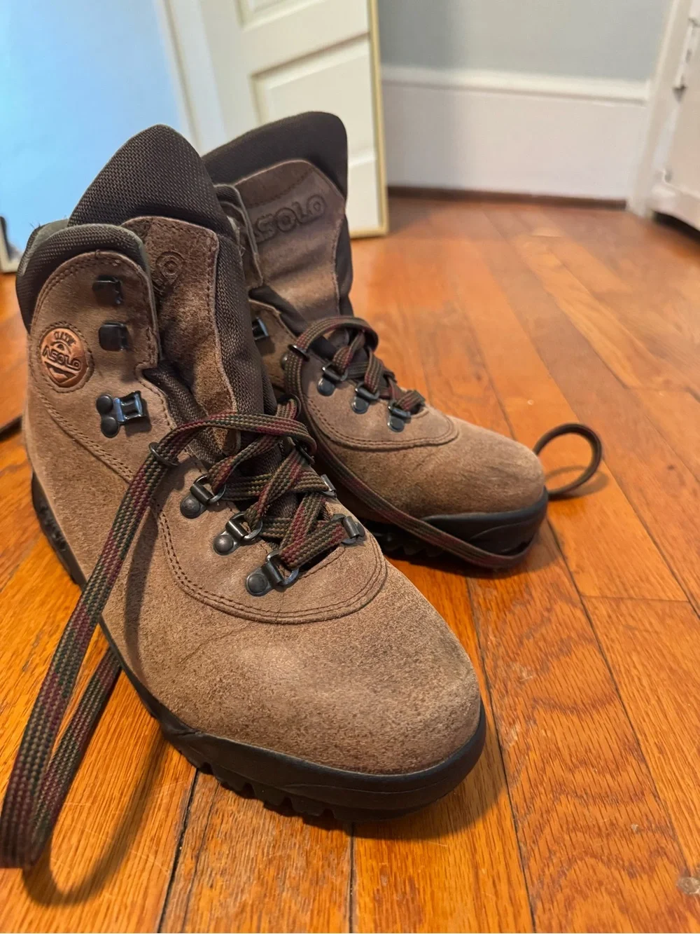 Asolo Men's Brown Suede Hiking Boots with Black Vibram Outsole